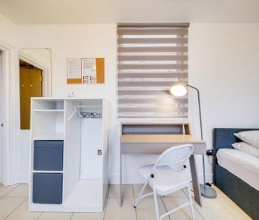 Studio to rent - Photo 2