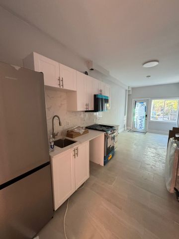 240 Blackburn - Photo 3