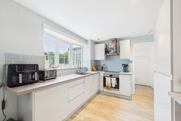3 bedroom terraced house to rent - Photo 1
