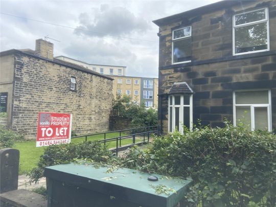 9 Kings Mill Lane, Huddersfield, HD1 - Photo 1