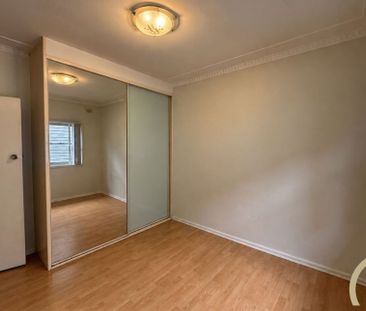 Comfortable Family Living - Photo 3