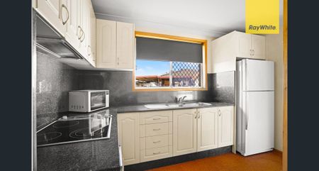 Spacious Three Bedroom Family Home - Photo 5