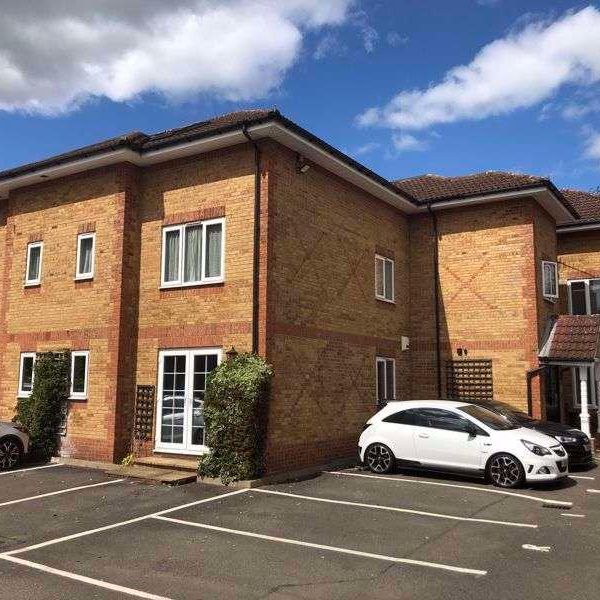 Ronald Court, Oakwood Road, Bricket Wood, St. Albans, Hertfordshire, AL2 - Photo 1