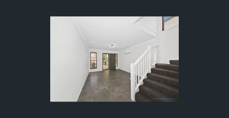 Townhouse in Prime Position - Photo 3