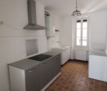 Location Appartement 3 pièces 69m² HYERES 83400 - Photo 3