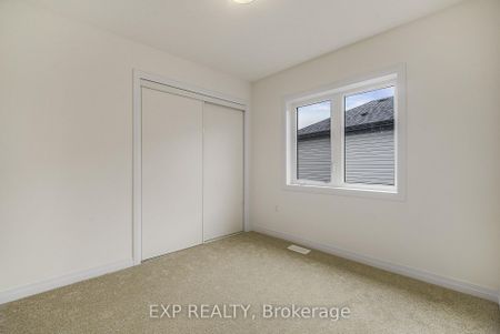 For Lease - 25 Canvas Crescent, Welland, Ontario - Photo 4