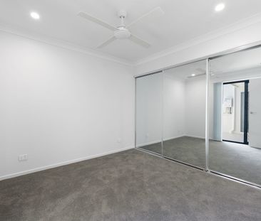 Brand New Courtyard Family Home - Photo 5