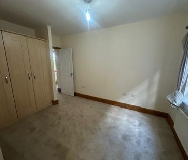 2 bedroom Flat To Let - Photo 3