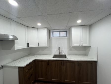 For Lease - 9 Dewlane Drive, Toronto, Ontario - Photo 2