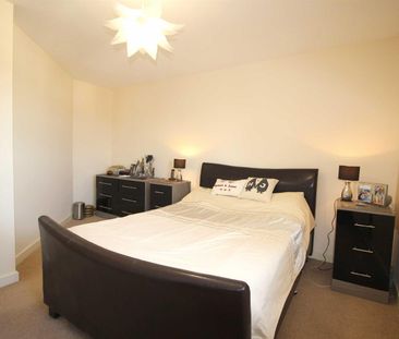 Hollington House, Redditch - Photo 4