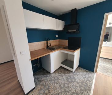 Location Appartement 1 pièce 25m² MARTIGUES 13500 - Photo 2