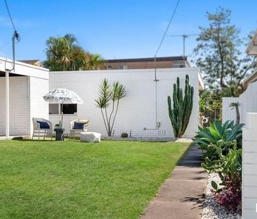 Charming 2-Bedroom Rental House in Greenslopes - Your Serene Retrea... - Photo 1