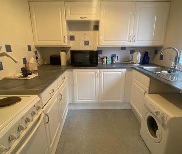 1 bedroom retirement property to rent - Photo 3