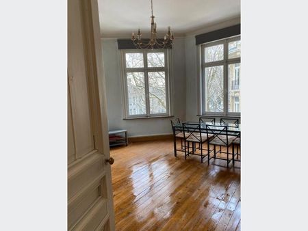 Appartement à Louer à LILLE 793 € - Photo 2