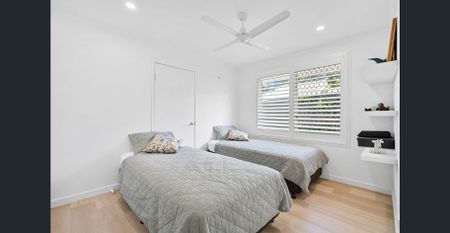 Simply Stunning - Single level living in peaceful Sunrise Beach - Rare Find! - Unfurnished, Heated Inground Pool - Photo 5