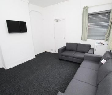 5 bedroom semi-detached house to rent - Photo 6