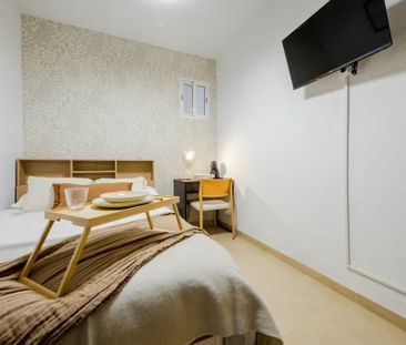 Calle de Cavanilles, Madrid, Community of Madrid 28007 - Photo 6