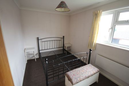 Aldenham Drive, Uxbridge, UB8 - Photo 4