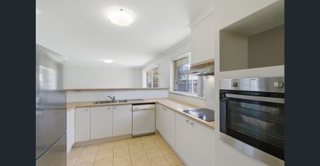 Spacious 4-Bedroom Family Home in Kingscliff – Coastal Living at Its Best! - Photo 5