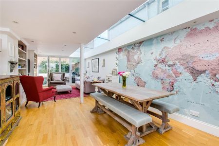 3 Bed Terraced House, Marcilly Road, SW18 - Photo 3