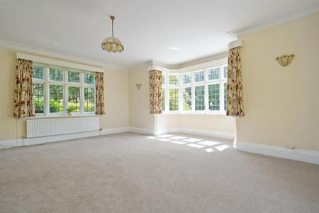 6 bedroom detached house to rent - Photo 4