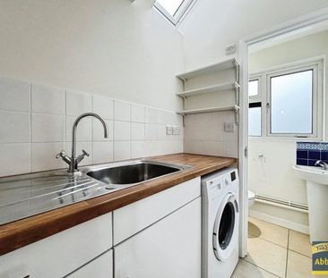 Ramsden Square, CB4 2BN - Photo 1