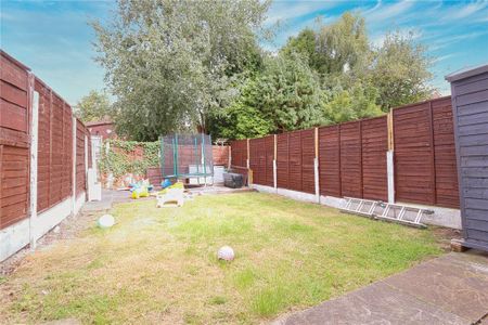2 bedroom semi-detached house to rent - Photo 5