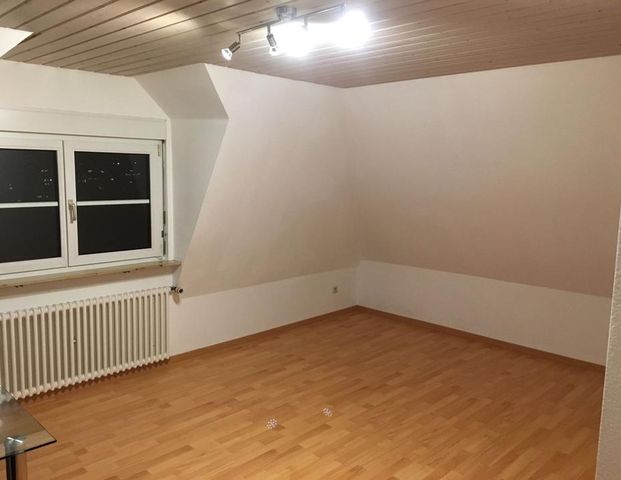 Nachmieter für helle DG Wohnung ab Jan.26 gesucht - Photo 1