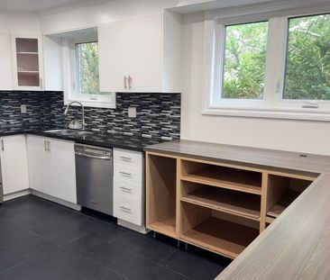 For Lease - 1 Hammond Drive, Aurora, Ontario - Photo 6