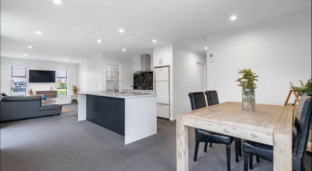 Three Bedroom Home - Photo 1