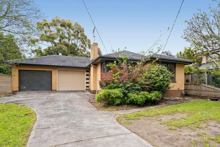 56 Bayswater Rd, Croydon VIC 3136 - House For Rent | Domain - Photo 2