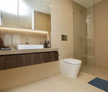 Light filled one bedroom - Photo 6