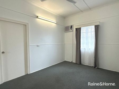 4 Bedroom - 2 Bathroom - Unfurnished Home in Mossman - Photo 5