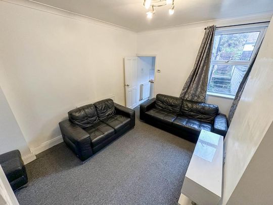 3 bedroom terraced house to rent - Photo 1