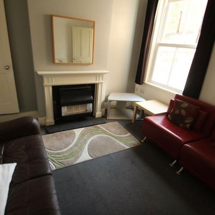 4 bedroom terraced house to rent - Photo 1