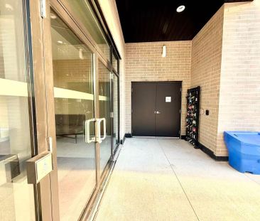 For Lease - 3250 Carding Mill Trail Unit# 520, Oakville, Ontario - Photo 5