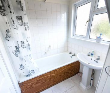 3 bedroom semi-detached house to rent - Photo 6