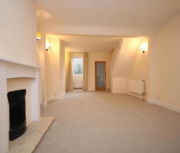 2 bedroom terraced house to rent - Photo 4
