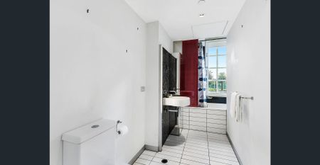 FANTASTIC 1 BEDROOM IN THE ICONIC CHEVRON COMPLEX - Photo 5