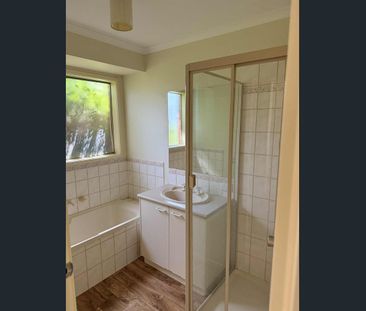 Spacious 3-Bedroom Home in Prime Shepparton Location. - Photo 5