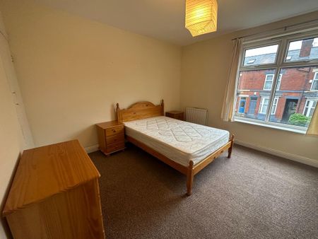 3 bedroom terraced house to rent - Photo 5