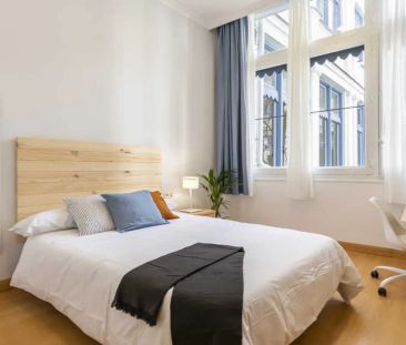 Room in a shared 41-bedroom apartment for rent in Justicia - Photo 4