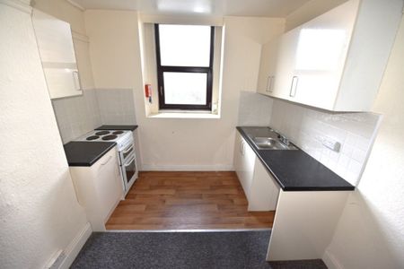 1 bedroom Flat in Towers Flat 1, Leeds - Photo 2