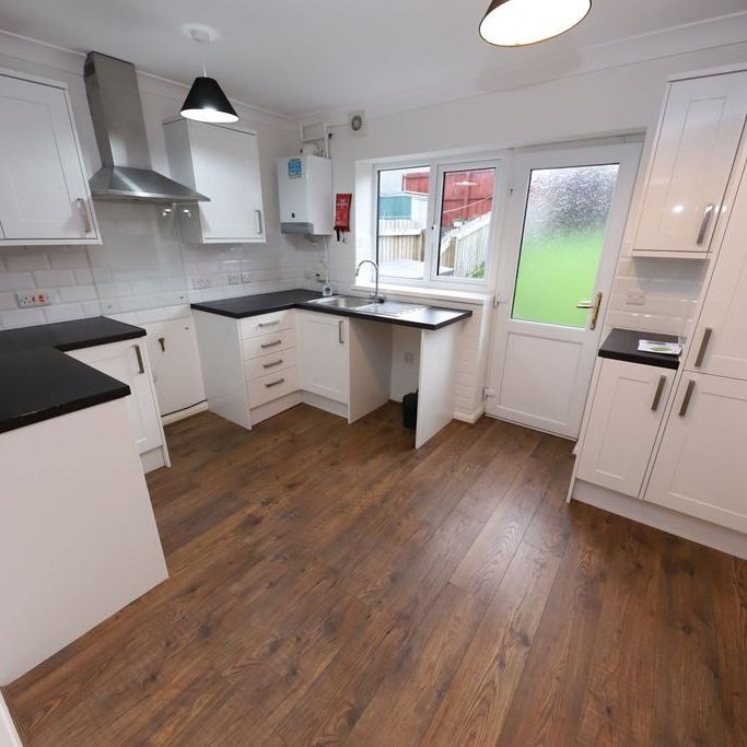 2 bedroom terraced house to rent - Photo 1