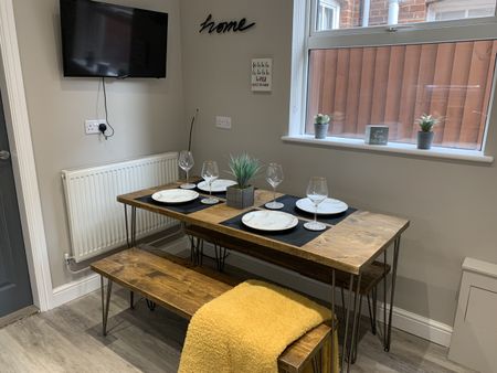 BEDROOM 2 – MEDIUM DOUBLE - Photo 2