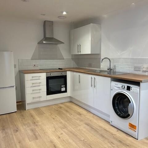 1 bedroom ground floor flat to rent - Photo 1