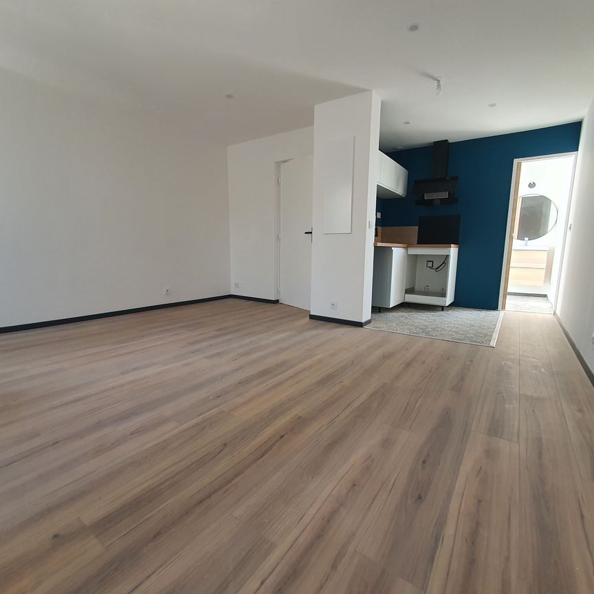 Location Appartement 1 pièce 25m² MARTIGUES 13500 - Photo 1