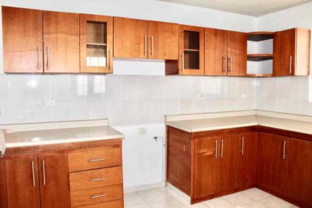 Casa en privada dentro de la zona norte de Mérida, muy cerca de plaza galerias. - Photo 4
