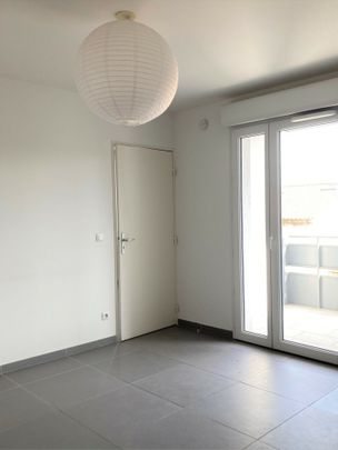 Appartement 2 pièces 39m2 MARSEILLE 5EME 697 euros - Photo 1