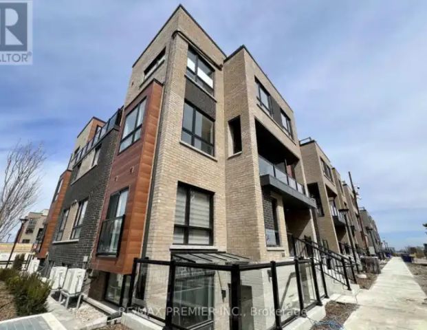 15 - 15 LYTHAM GREEN CIRCLE | 15 - 15 LYTHAM GREEN CIRCLE, Newmarket - Photo 1